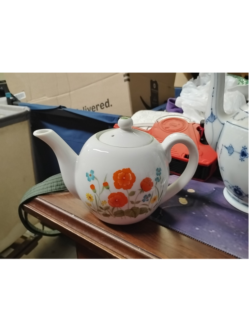Japanese Floral Teapot Retro.